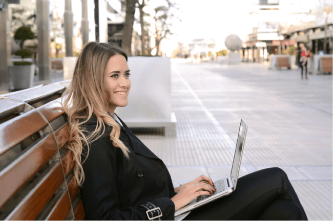 What does a paralegal do image